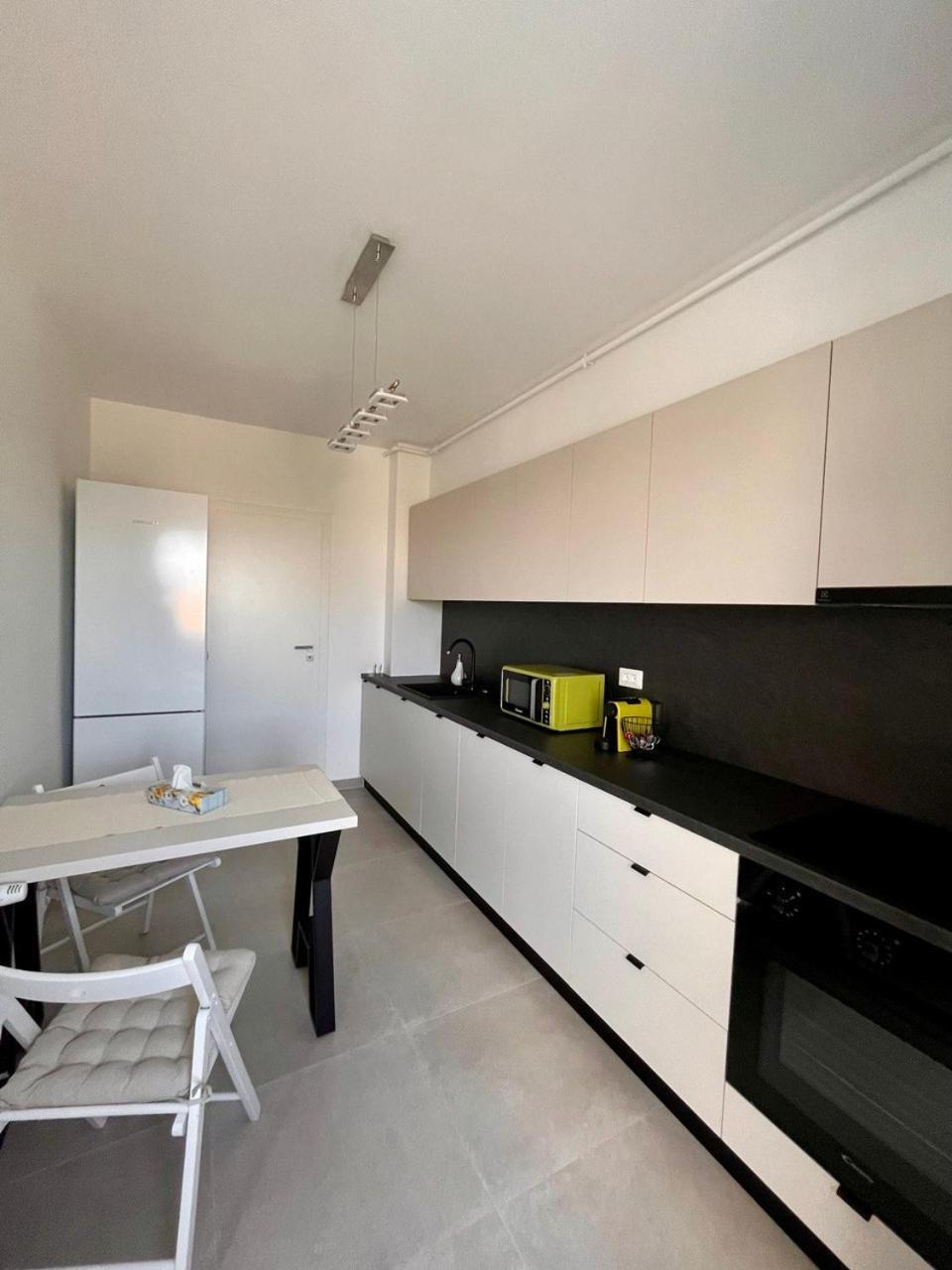 Apartment The Butterfly Suite, Near Arenele Romane & Constitution Square
